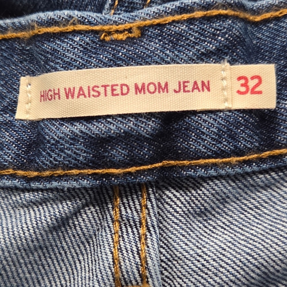 Levis High Waisted Mom Jeans Womens 32x27 Blue Denim Distressed Tapered NEW - Picture 5 of 9